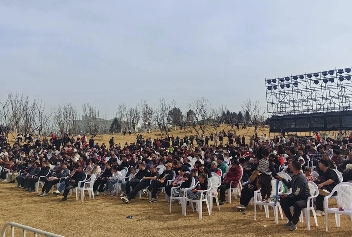 打造春节文旅新地标!鹊山生态文化区日均涌入游客近5万人次