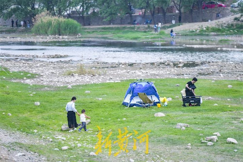一年四季 泉在济南｜从“挤在人海”到“躺进山河”，乡村游迎来“帐篷热”