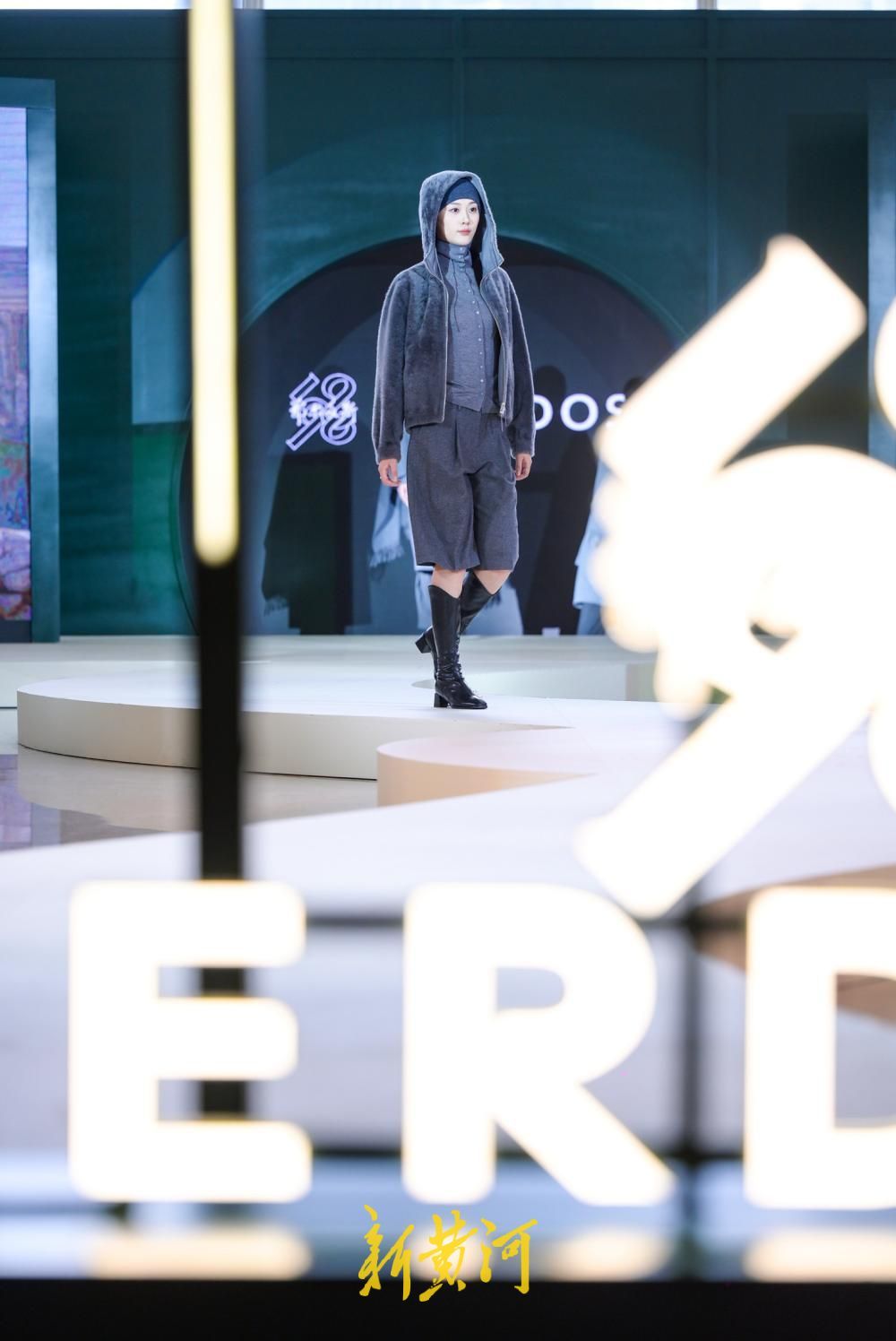 中秋假期上演“织秀”时装周  济南万象城三天11场大秀演绎秋冬时尚