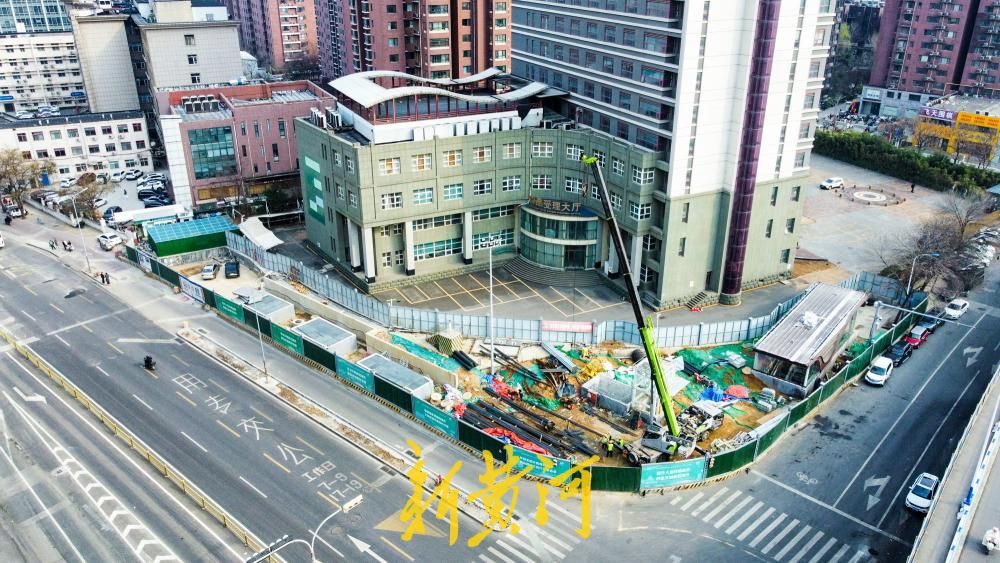 项目强省会｜济南地铁6号线经一纬六路站出入口露出地面