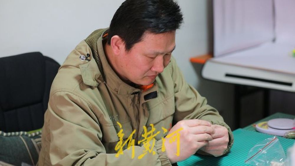 指尖捏出大千世界 济南80后小伙把面团玩出花样