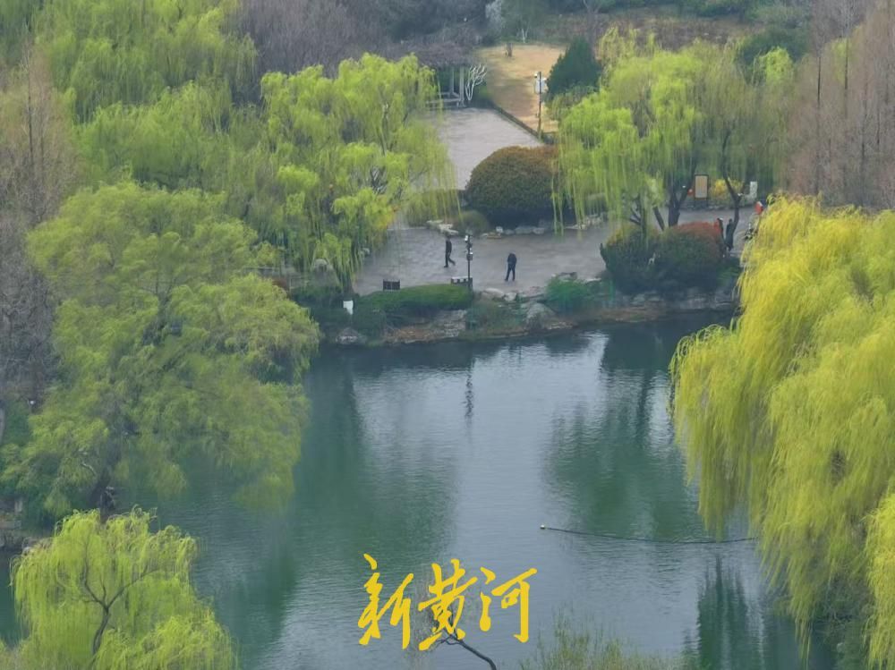 春雨醉明湖 宛若江南水乡