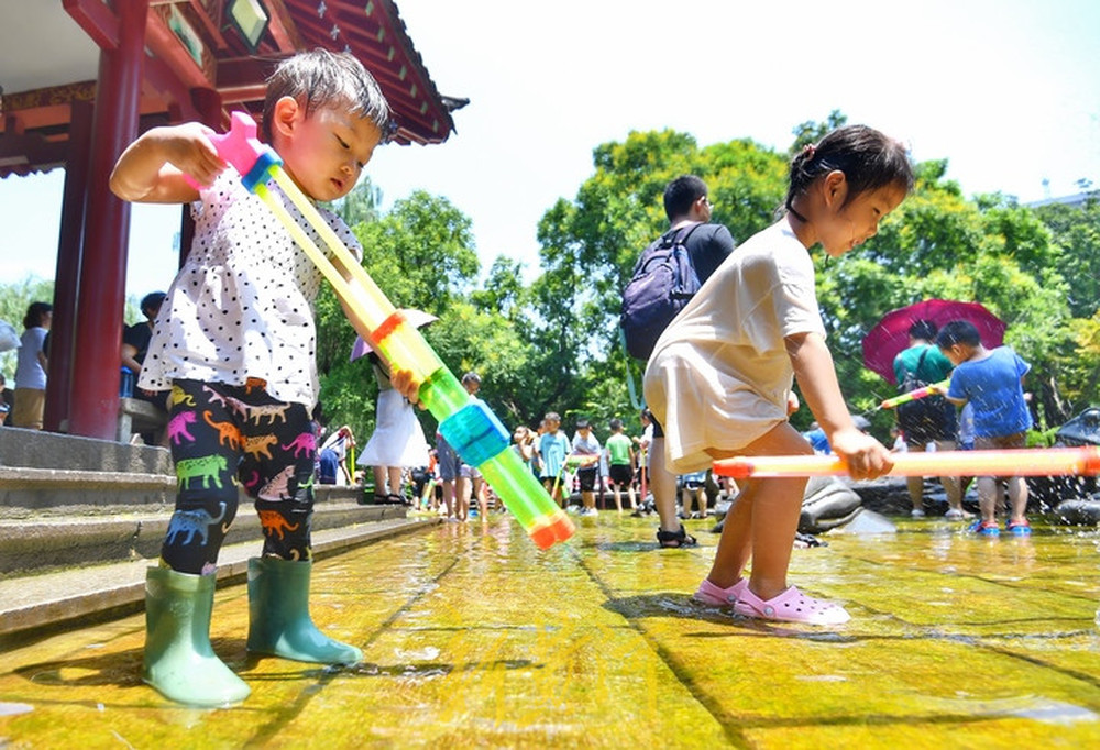 济南发布高温黄色预警局地40℃，这里成了市民避暑好去处