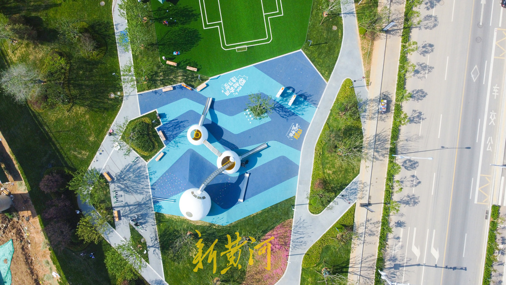 地铁王府庄站旁新增社区小公园