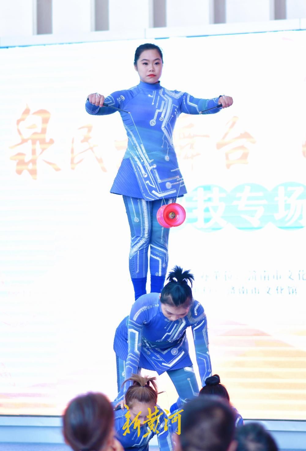 假期济南文化馆好戏连台，杂技专场绝活引喝彩