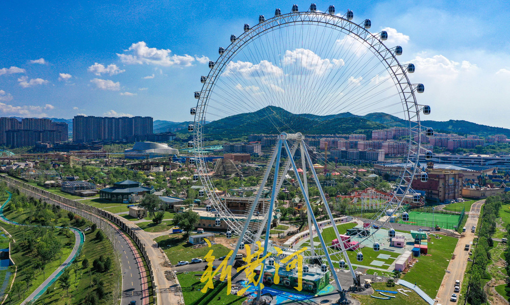 济南融创乐园摩天轮定名泉城之光本周六将开转迎客