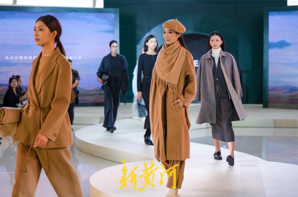 中秋假期上演“织秀”时装周  济南万象城三天11场大秀演绎秋冬时尚