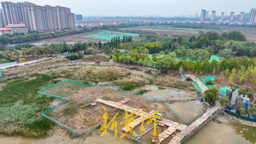 排空湖水清淤提质，济南彩虹湖景观全面改造提升