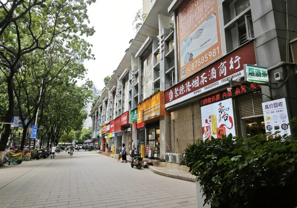 百万烟酒店走在分岔口：“一瓶名酒赚几块钱”，小老板空调都舍不得开