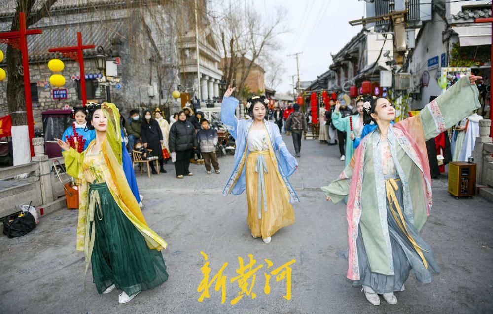 明府城沉浸式国风体验开幕 曲水亭街上演“千年风雅梦华”