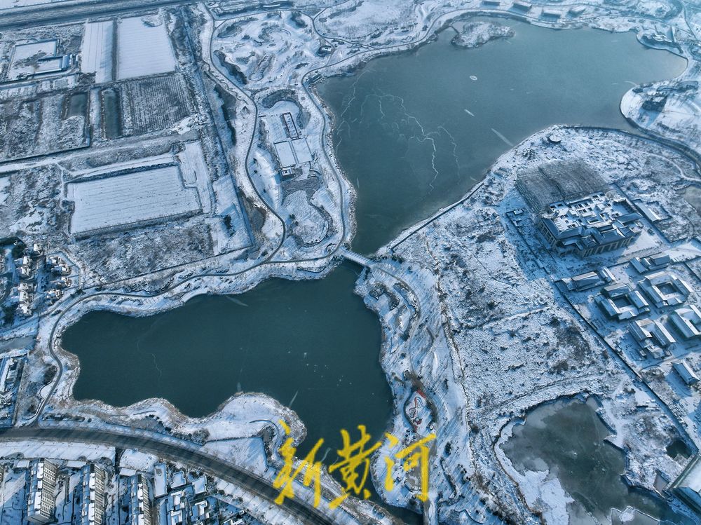 清水湖湖面全部冰封犹如冰川  