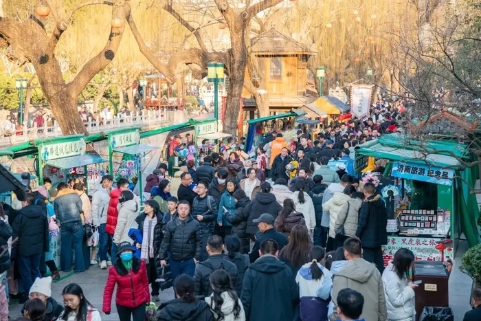 趵突泉灯会持续至正月二十大明湖、五龙潭公园再延两周