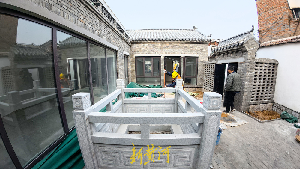 济南后宰门街同元楼饭店修缮 地下泉水暗渠重现天日