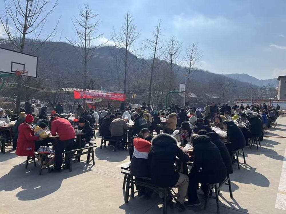 传统年俗“活起来” 济南版“杀猪宴”热闹开席