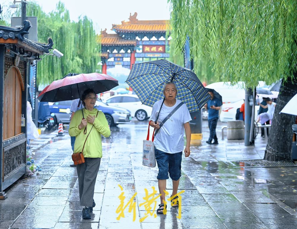 秋雨中邂逅济南明府城 感受别样古韵