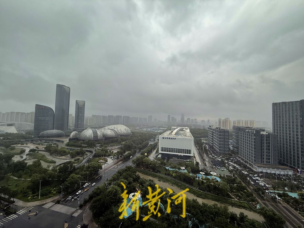 “雨幕”横扫泉城！延时摄影记录震撼瞬间