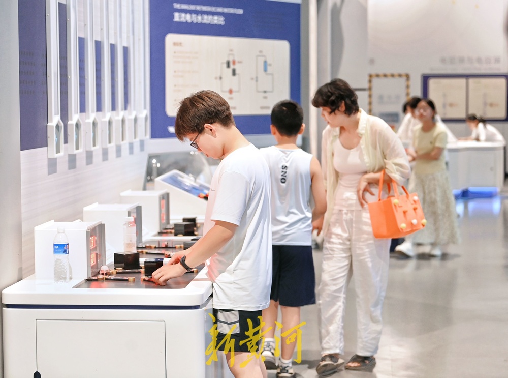近距离感受科学魅力，山东科技馆成暑期热门打卡地