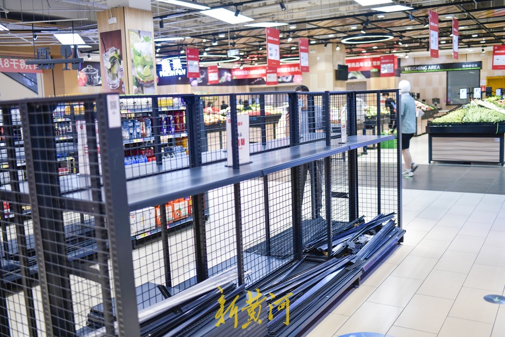 济南这家超市闭店调整学胖东来，部分商品打折促销