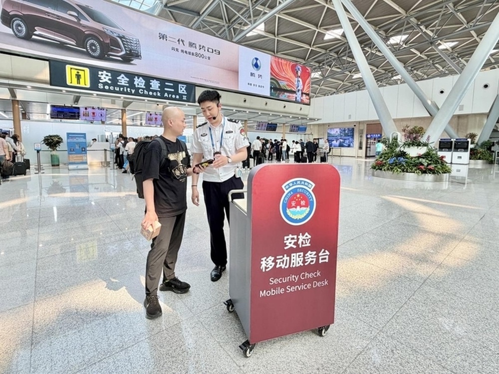 暑运出行更顺畅，济南机场升级“好飞山东・清泉服务”让乘客乐享旅途