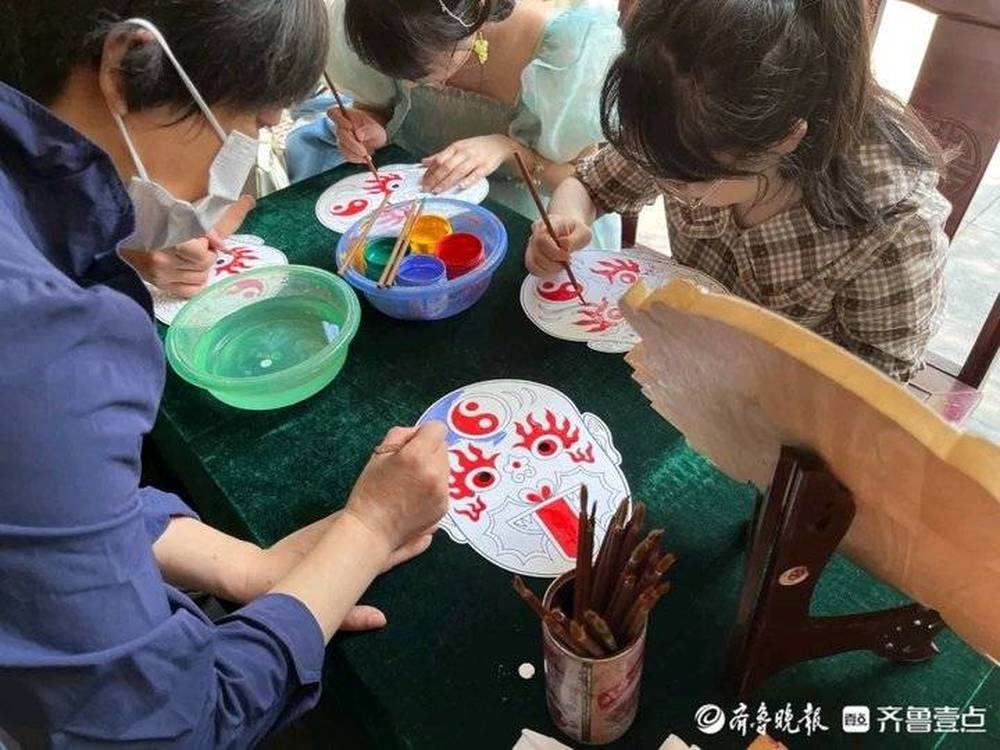 社火脸谱亮相趵突泉公园！非遗传承人现场“收徒”