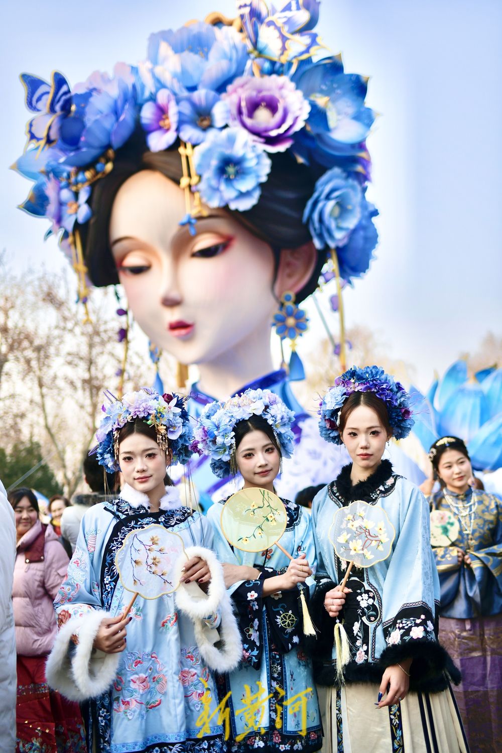 “泉”在济南冬游记｜明湖花灯持续升温，上演“真人秀”打卡热