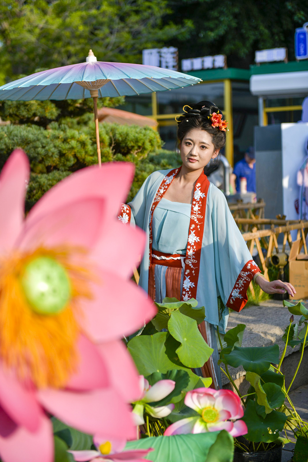 一年四季 泉在济南丨荷花主题市集开启夏日限定浪漫