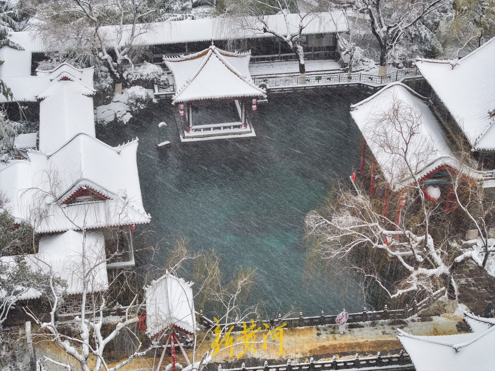 琼楼玉宇，如诗如画！无滤镜无特效的泉城雪景美爆了