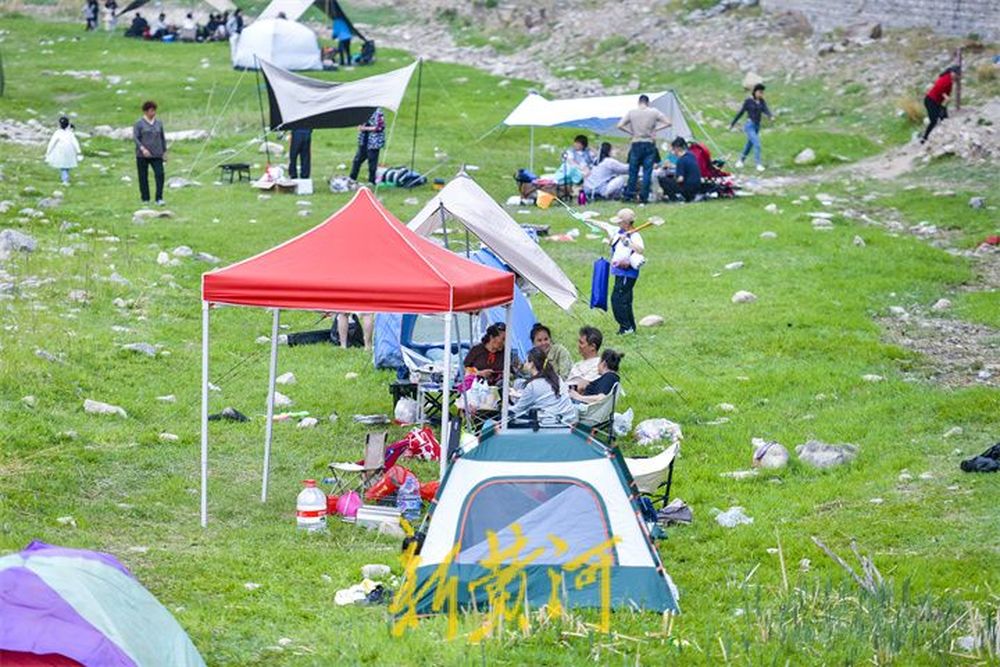 一年四季 泉在济南｜从“挤在人海”到“躺进山河”，乡村游迎来“帐篷热”