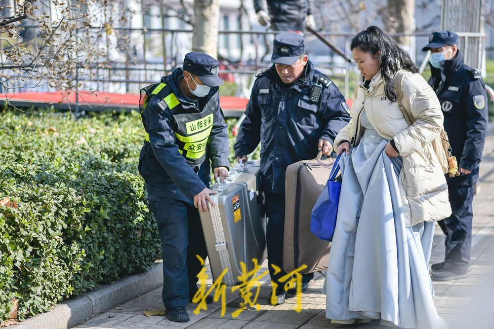 艺考音乐类专业考试开启，考生盛装素颜参加考试