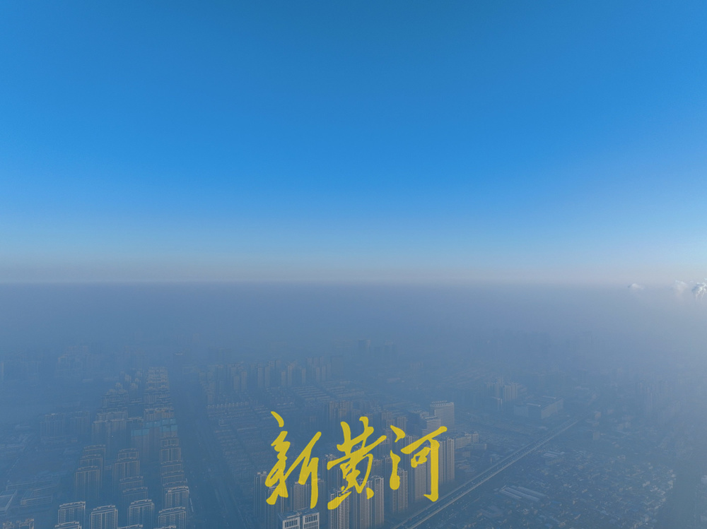 云端分界，泉城冬雾现泾渭奇观