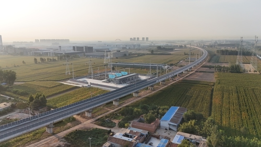 济滨高铁全线接触网送电成功