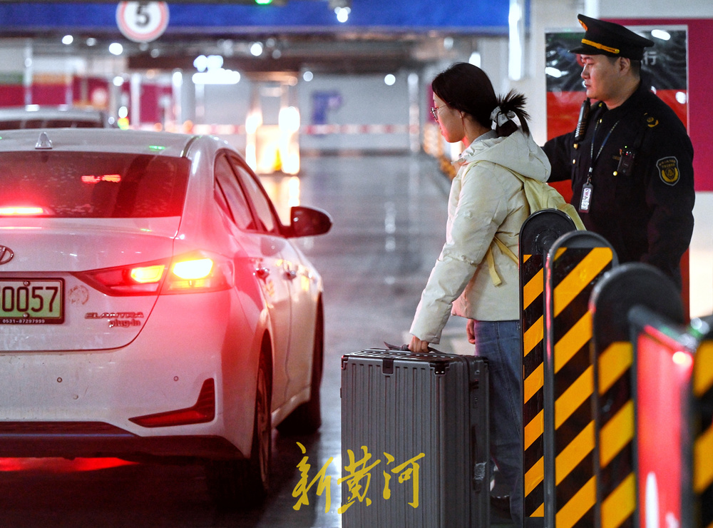 从“人找车”到“车等人”：山东首创网约车智行服务系统在济启用