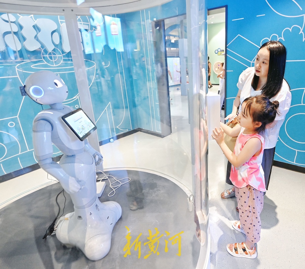 近距离感受科学魅力，山东科技馆成暑期热门打卡地