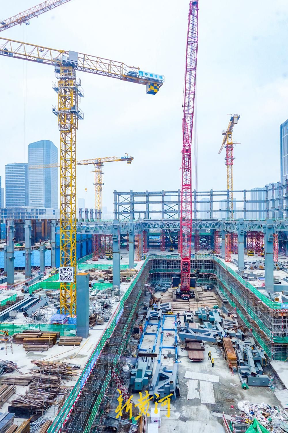 山东国际会展中心二期217米超高层进入地上施工
