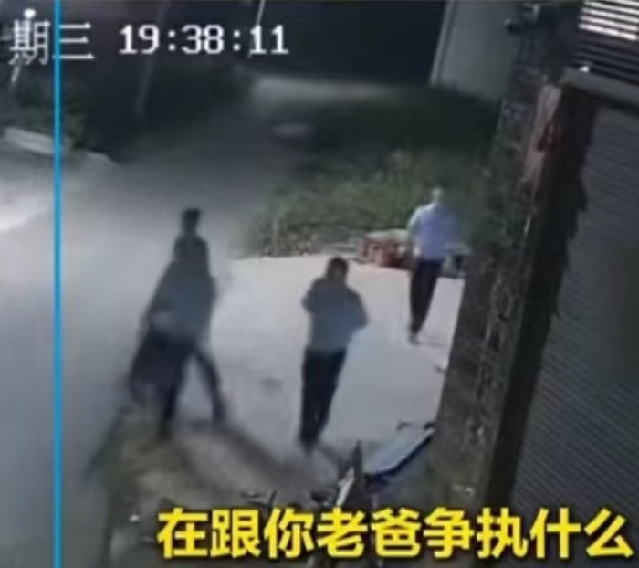 宁远县通报称民警夜访爆料人家庭“双方交流平和” 当事人回应
