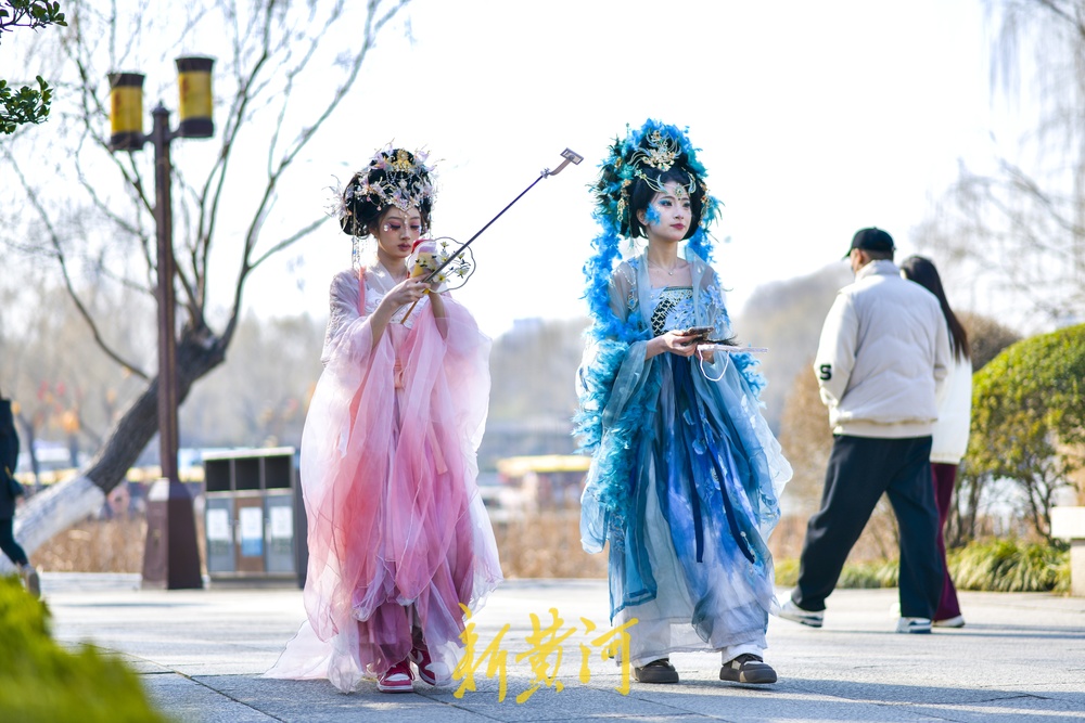 气温“火箭式”上升，春装提早“上线”