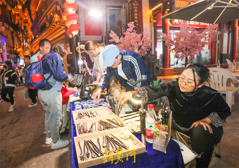 大观园五一成热门打卡地，年轻人组团寻找“老济南的味道”