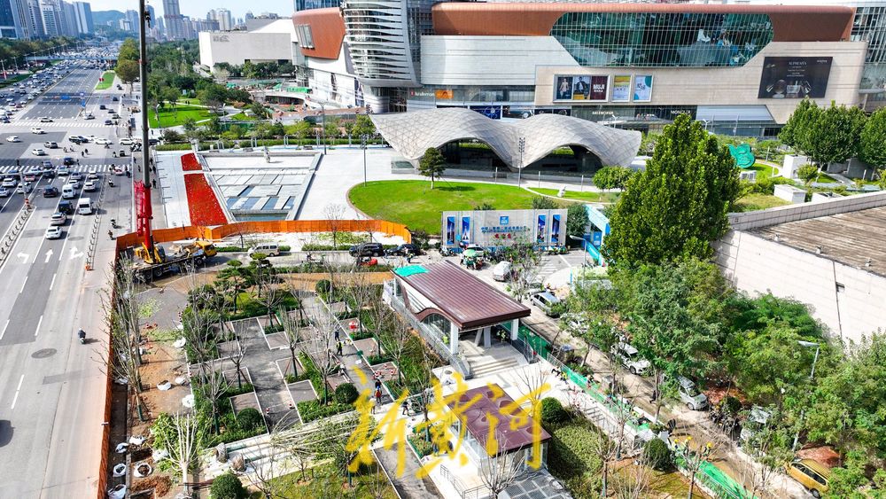 济南地铁4号线历下广场站出入口露新貌