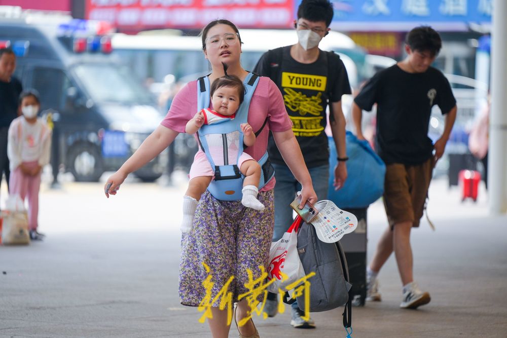 中小学开始集中放假 本周末济南火车站迎暑运首波小高峰