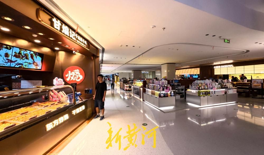 商业综合体连通地铁站 地下商街全面升级焕新
