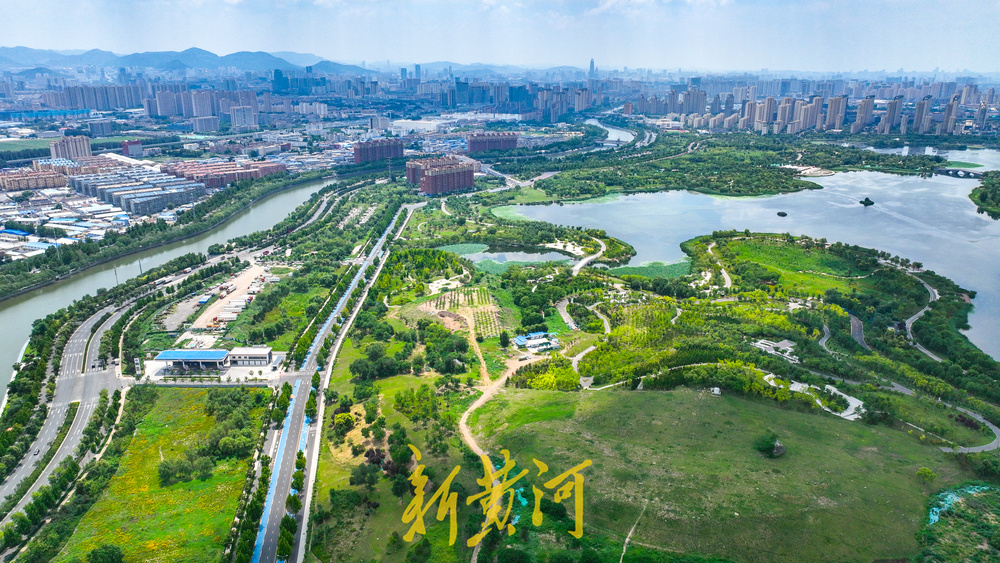 齐烟九点山体披绿，四座山体连片成景