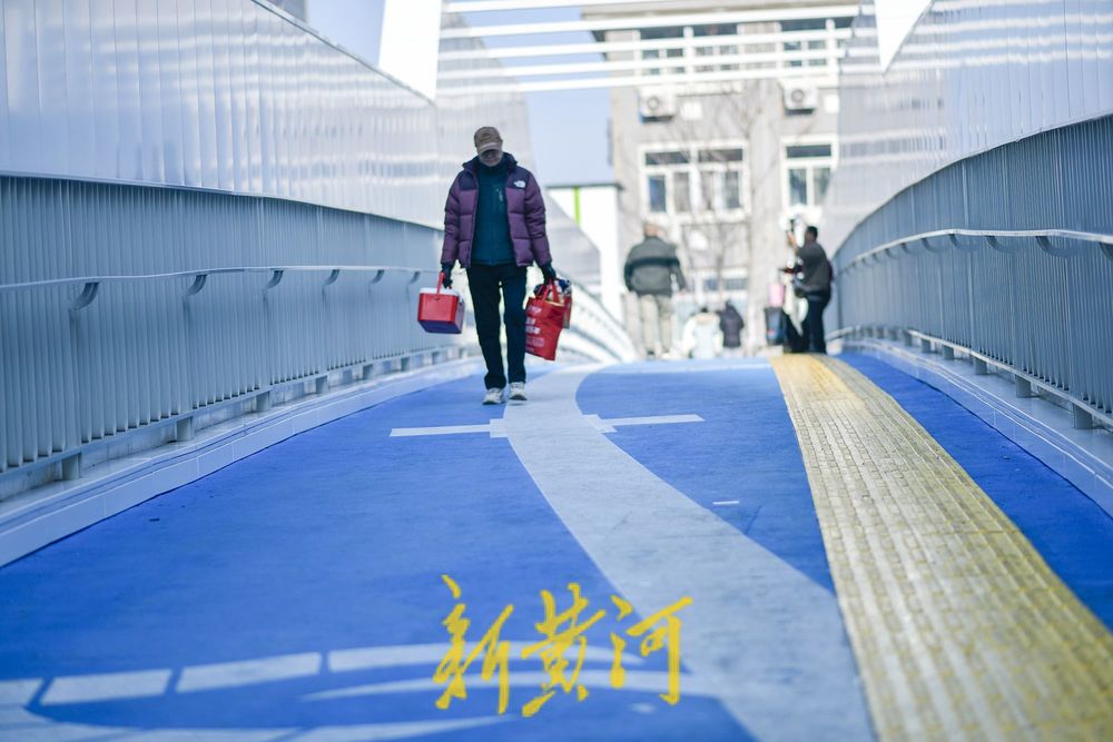 过街天桥新增无障碍电梯，去济南西部这家医院就医更方便了