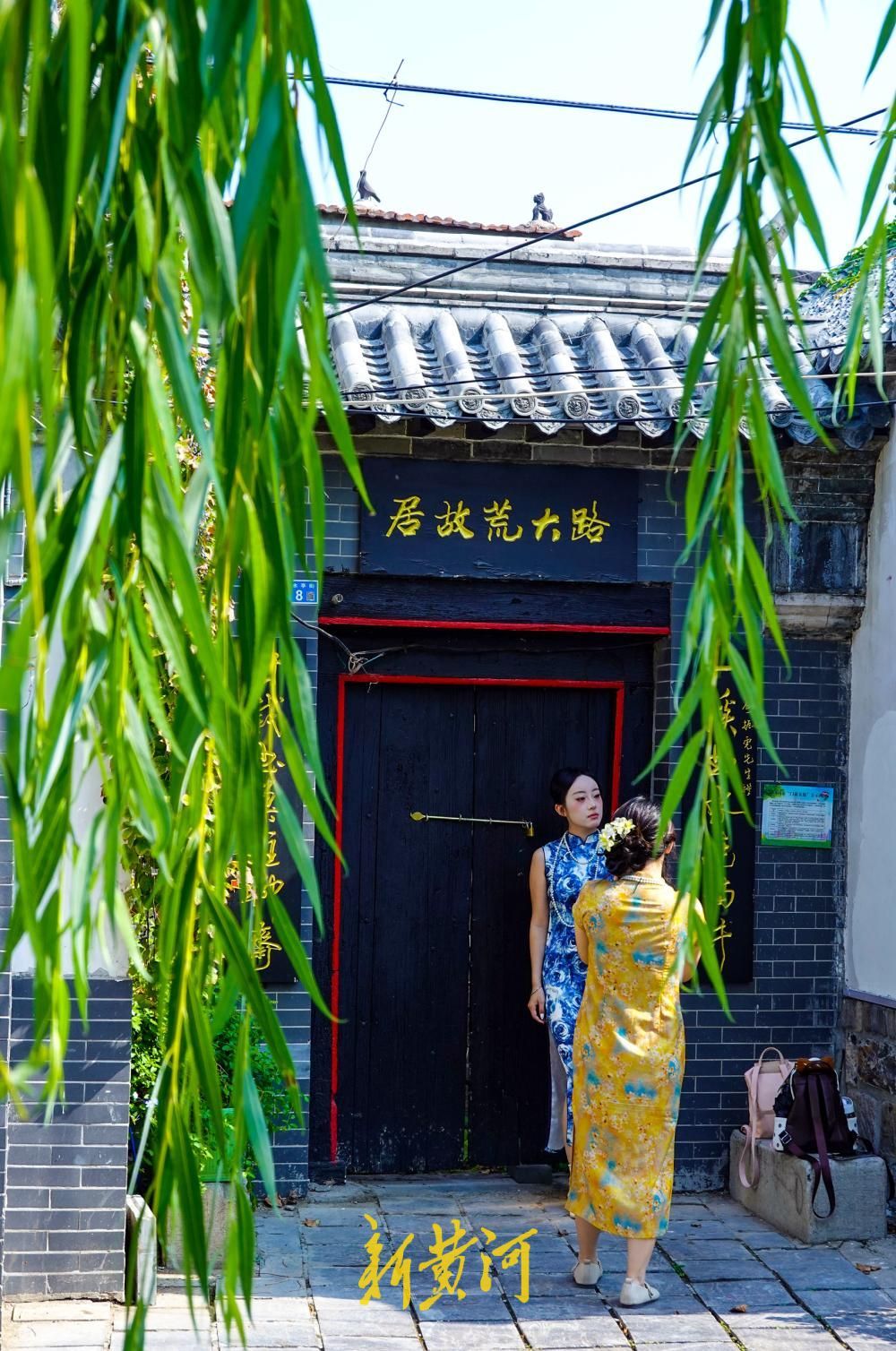 泉城深秋“热”力不减，曲水亭街绿意如夏