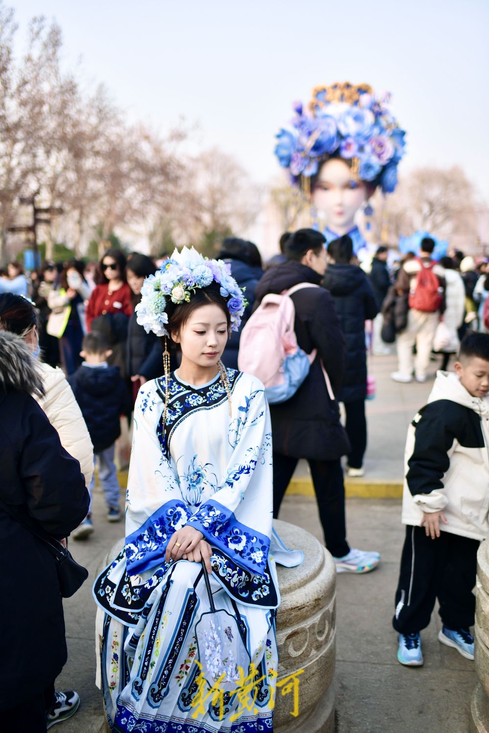 “泉”在济南冬游记｜明湖花灯持续升温，上演“真人秀”打卡热