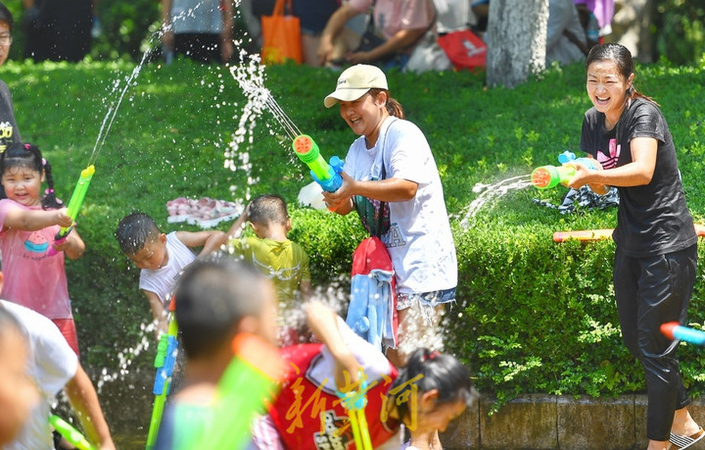 济南发布高温黄色预警局地40℃，这里成了市民避暑好去处