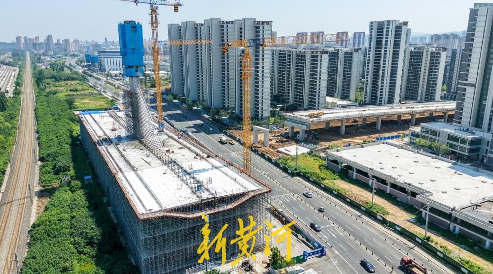 济南这处铁路转体桥主桥轮廓初现，引桥即将连通地面道路