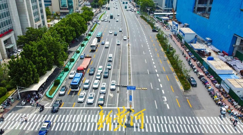 这段经十路实现双向12车道通行 恢复地铁建设前原貌