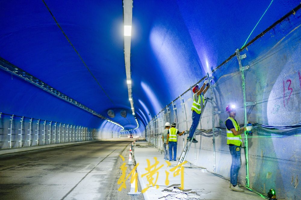 济南开元隧道综合提升改造，套拱加固完成浇筑