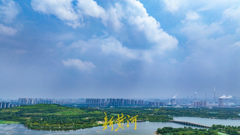 三伏天泉城持续高温，蓝天白云“颜值”在线