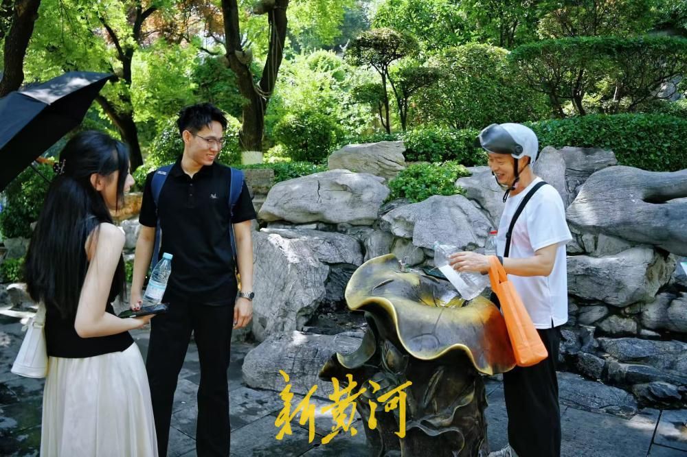 端午假期过后济南热度不减 护城河畔泉水游人气依旧